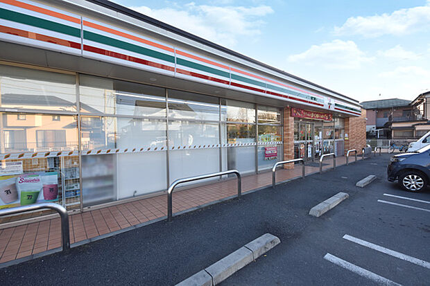 セブンイレブン 平塚纒店まで約492m