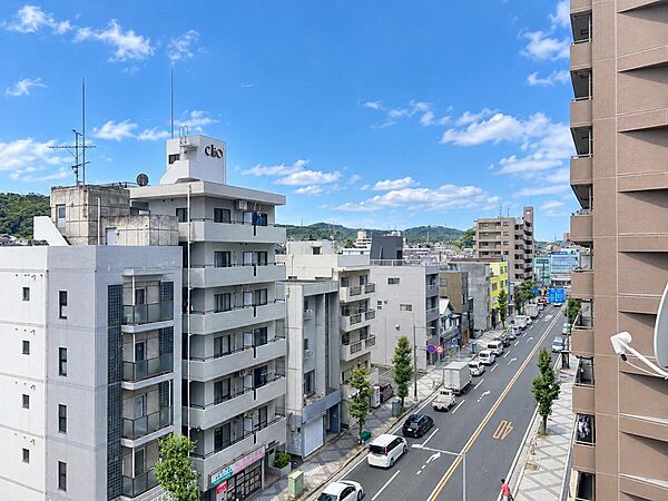 衣笠駅方面
