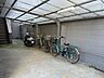 その他：バイク、自転車置き場にはうれしい屋根付きです！