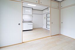 UR福生 3階2DKのリビング/ダイニング