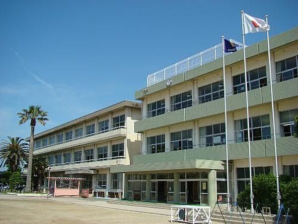 御津南部小学校 1600m
