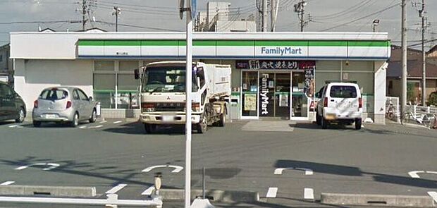 ファミリーマート　豊川上野店 190m