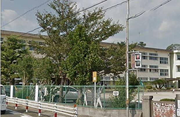 三蔵子小学校 840m