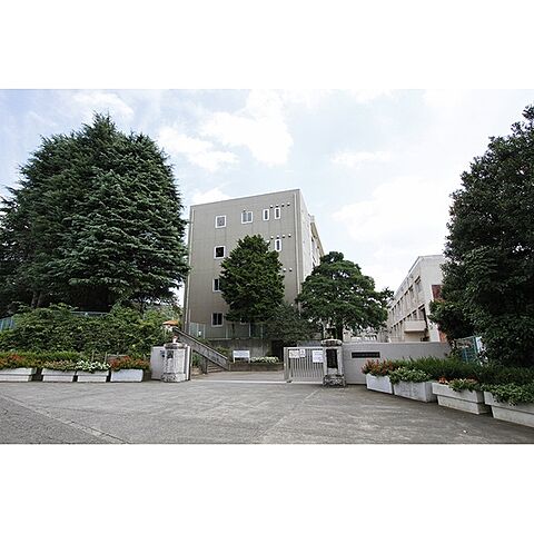 中学校「市立荻野中学校まで720ｍ」