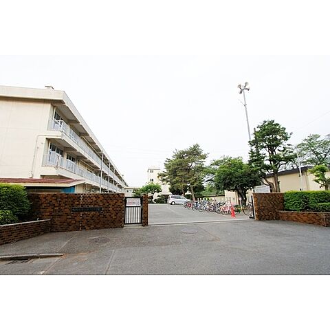 小学校「市立鶴の台小学校まで620ｍ」