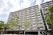 鳥浜駅より徒歩6分 築48年2ヶ月 11階建の賃貸物件