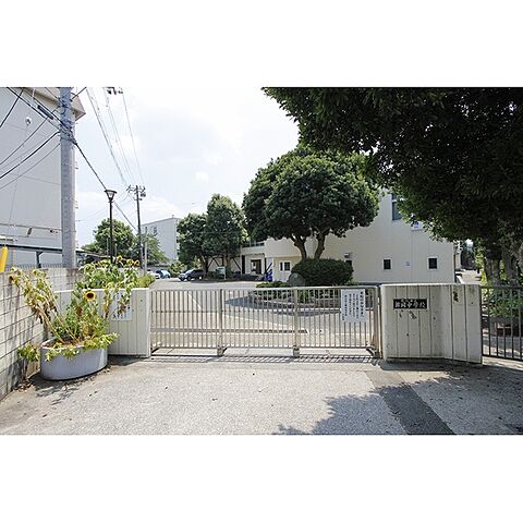 中学校「市立舞岡中学校まで860ｍ」
