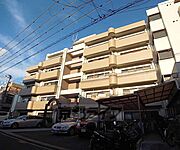 伏見稲荷駅より徒歩2分 1階 築38年の賃貸物件