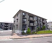 木津駅より徒歩34分 築24年10ヶ月 3階建の賃貸物件
