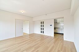 UR神宮東パークハイツ 8階4LDKのリビング/ダイニング