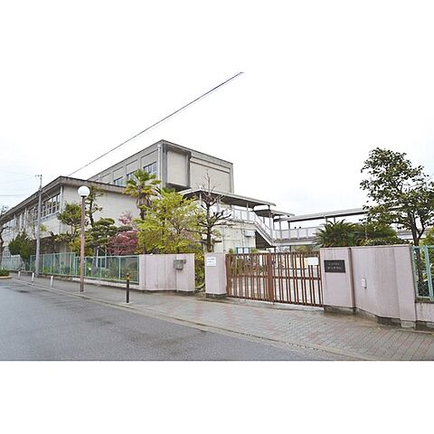小学校「船方小学校まで800ｍ」