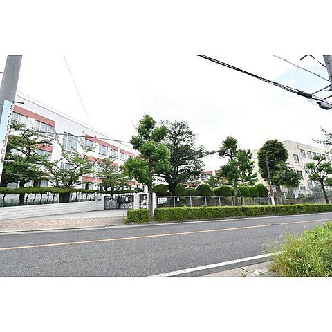小学校「名古屋市立西山小学校まで326ｍ」