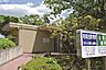 周辺：病院「岩成台診療所まで964ｍ」敷地内