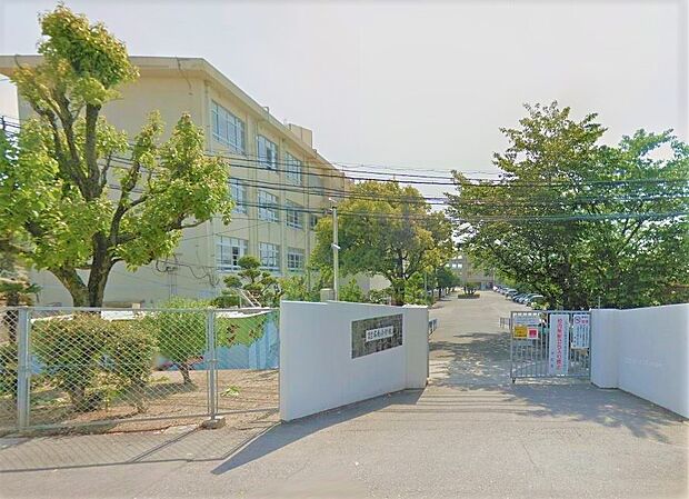 福岡市立名島小学校。300ｍ。徒歩4分。