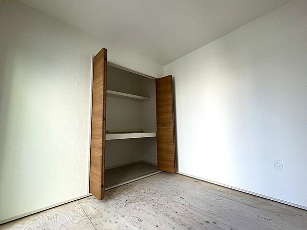 1階4.5帖和室。（※日焼け防止のため、畳はお引渡し前に搬入します。）