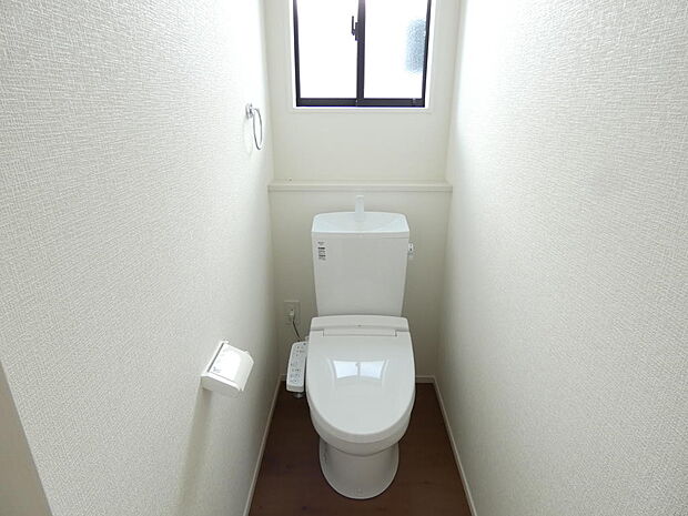 写真は同施工会社のものです。トイレは1階と2階にあります。
