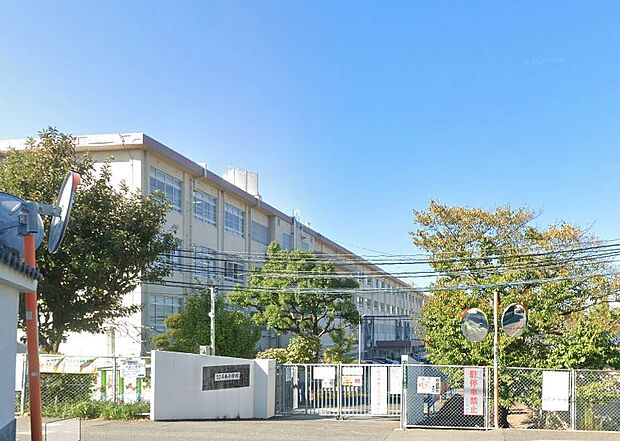 福岡市立名島小学校。706ｍ。徒歩9分。