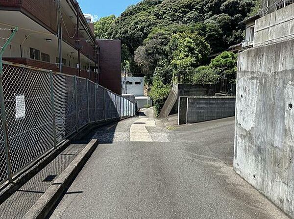 南西側前面道路（私道）