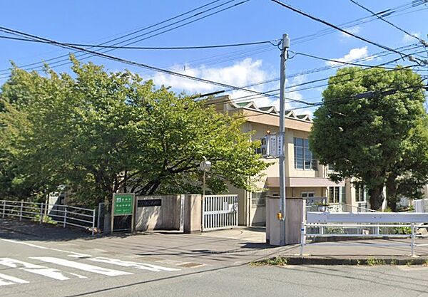 筑紫野市立筑山中学校：1270ｍ、徒歩16分