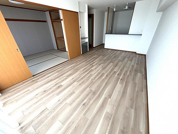 LDK広々15.7帖！和室とつなげてさらに広々21.7帖♪