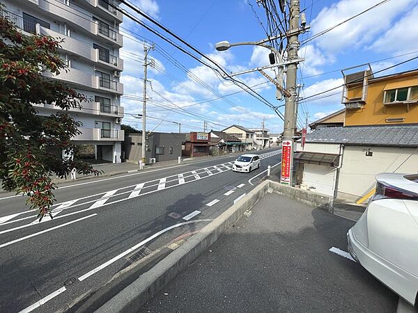 西側接面道路：幅員15.5ｍ(接面5.5ｍ)