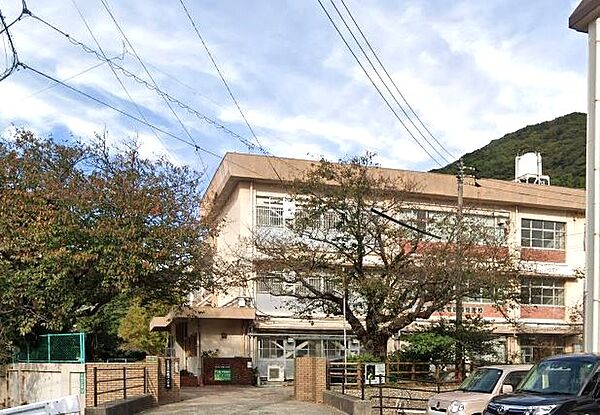 北九州市立小森江小学校：943m、徒歩12分