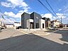 駐車場：角地で陽当たり良好+開放感有り！