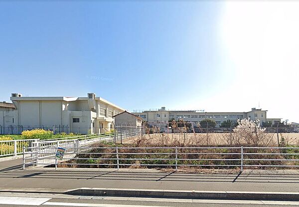 中間市立底井野小学校まで1410m
