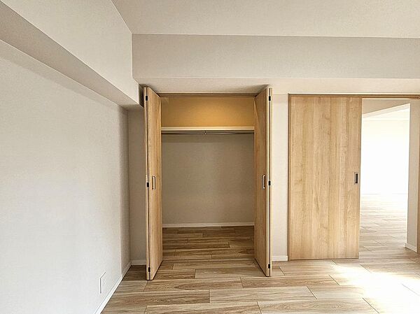 全居室収納スペース有り。荷物が多くても十分にしまえます。
