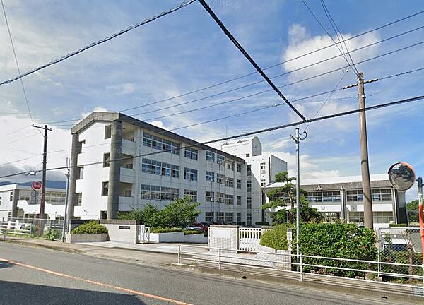糸島市立前原中学校：400ｍ、徒歩5分