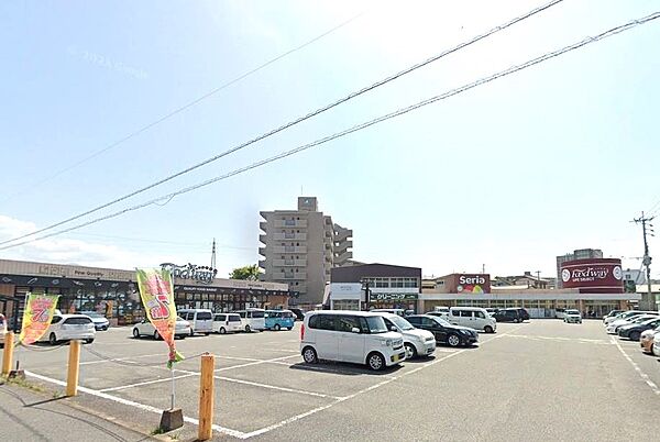 フードウェイ前原店：900ｍ、徒歩12分