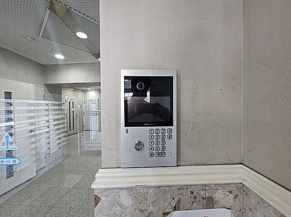 防犯の気になる方におすすめのオートロック付。