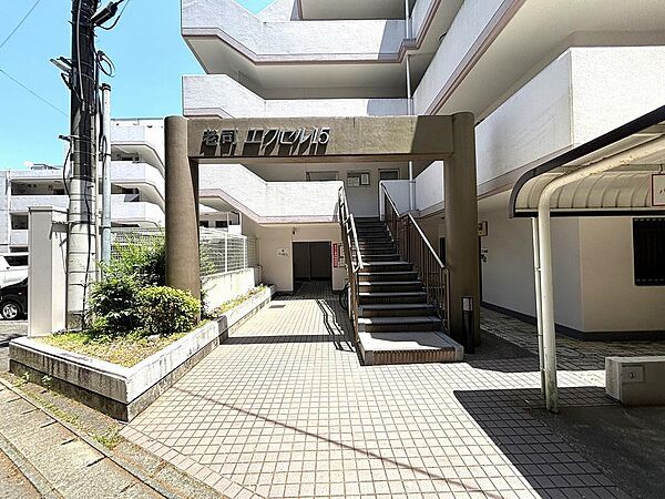 マンション入口。