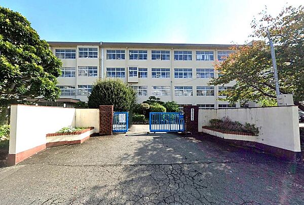 福岡市立有田小学校：950ｍ、徒歩12分！