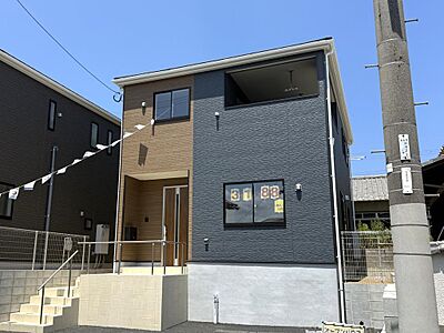外観:駐車並列最大3台可!お客様のご希望の日時にご案内させていただきます! 外観:駐車並列最大3台可!お客様のご希望の日時にご案内させていただきます!