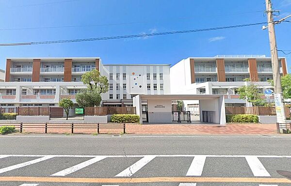 北九州市立黒崎中央小学校：400ｍ、徒歩5分！
