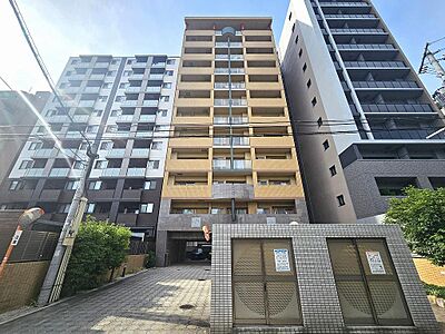 外観：ご都合の良い日にご案内させて頂きます。空有：月額13000円〜15000円（平置き）