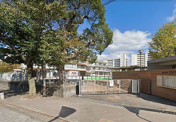 北九州市立花尾小学校：450ｍ、徒歩6分！