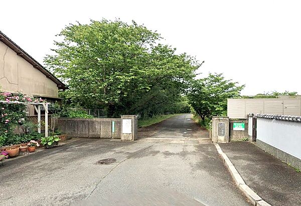中間市立中間東中学校：1570ｍ、徒歩20分！