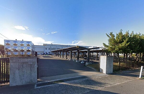古賀市立古賀中学校：950ｍ、徒歩12分！