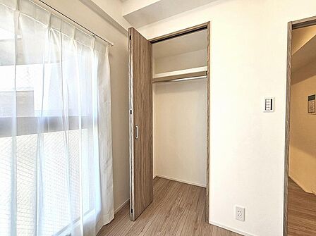 全居室収納スペースあり！荷物が多くても十分に納まります。