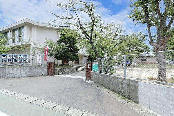 北九州市立中井小学校：880ｍ、徒歩11分！