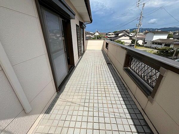 南向きの陽当たり良好なバルコニー！