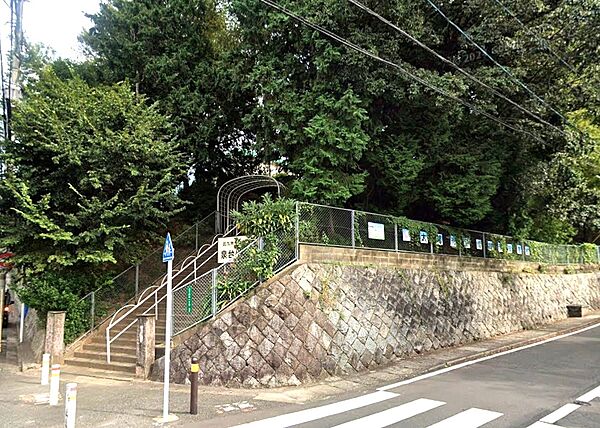 北九州市立泉台小学校：730ｍ、徒歩10分！