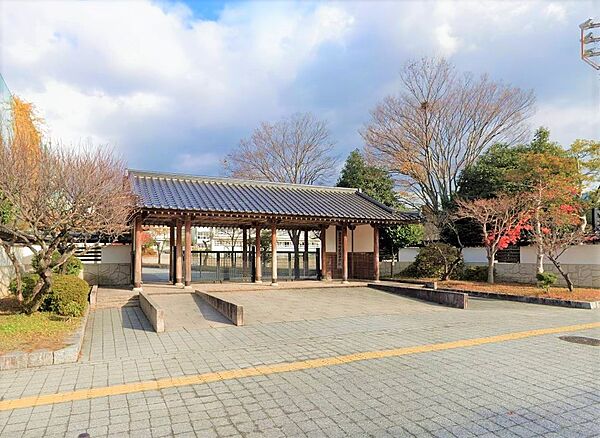 太宰府市立学業院中学校：1100ｍ、徒歩14分！