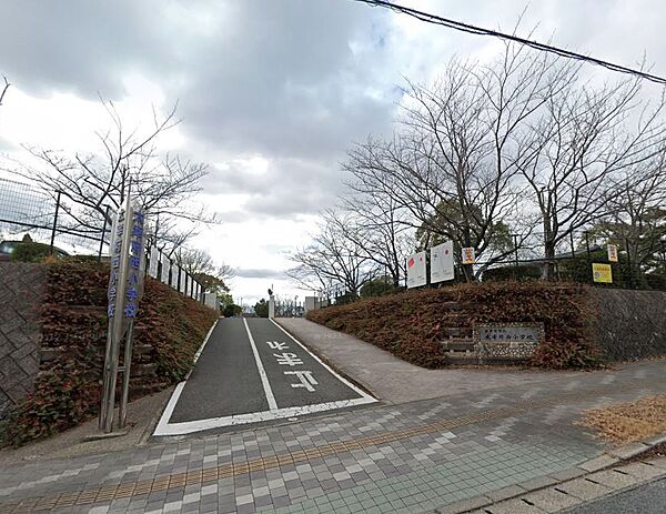 太宰府市立太宰府西小学校：370ｍ、徒歩5分！