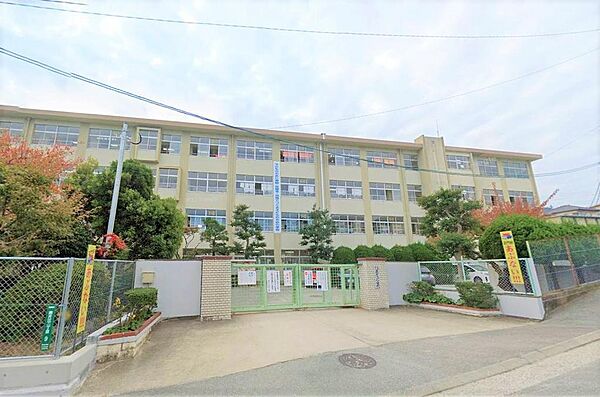 福岡市立南片江小学校：1120ｍ、徒歩14分！