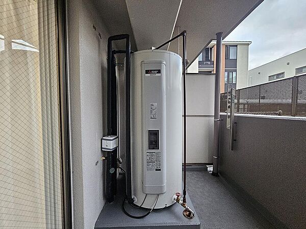 電気温水器でランニングコストをおさえます。
