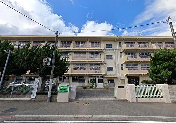 北九州市立朽網小学校：990ｍ、徒歩13分！