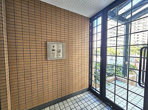 防犯の気になる方におすすめのオートロック付。